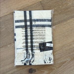 GAP cozy recycled women’s scarf - Navy and White One size